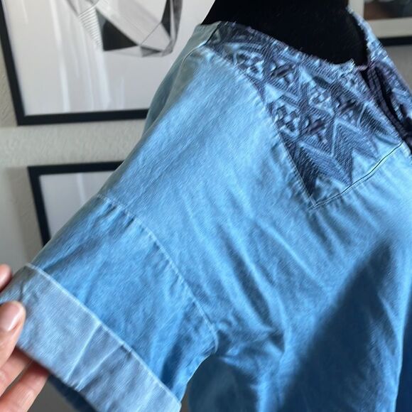 Old Navy Embroidered Short Sleeve Shift Dress - Picture 3 of 13